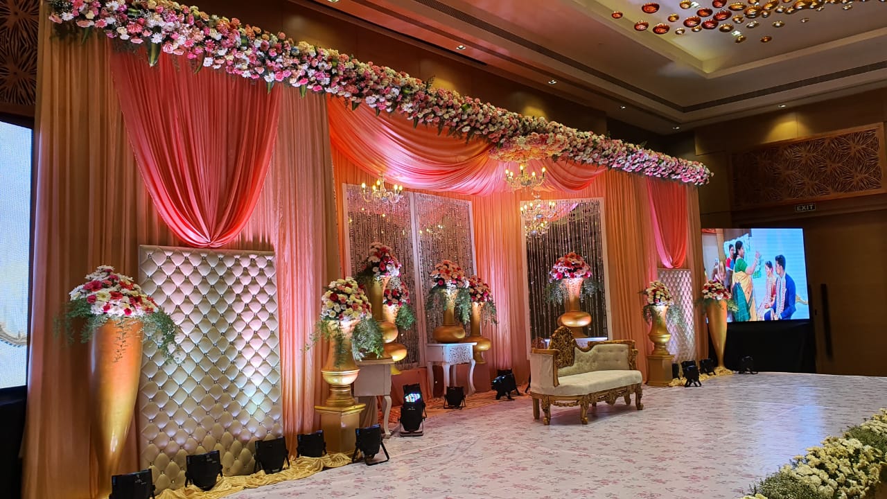 Modern Glass Pillars